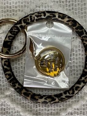 New Leopard Print Silicone Bangle Key Ring Bracelet